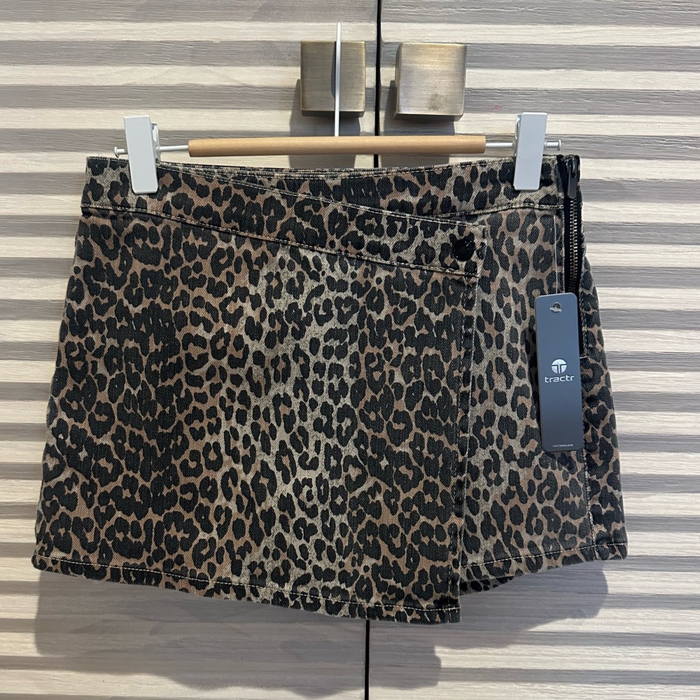 Tractr Animal Print Skort